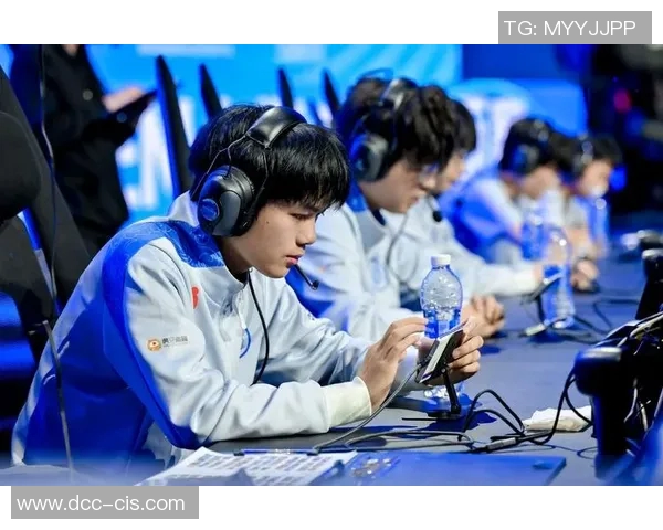 电竞实时数据分析FPX在世界大师赛中的灵活性表现及其影响